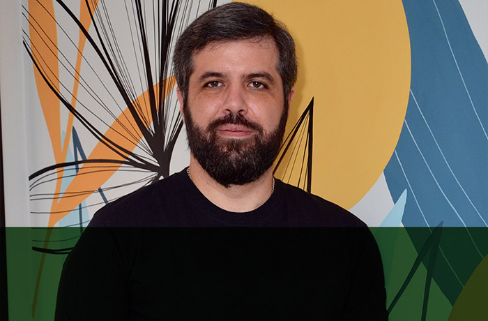 Vitor Simão, diretor regional da Medallia Brasil